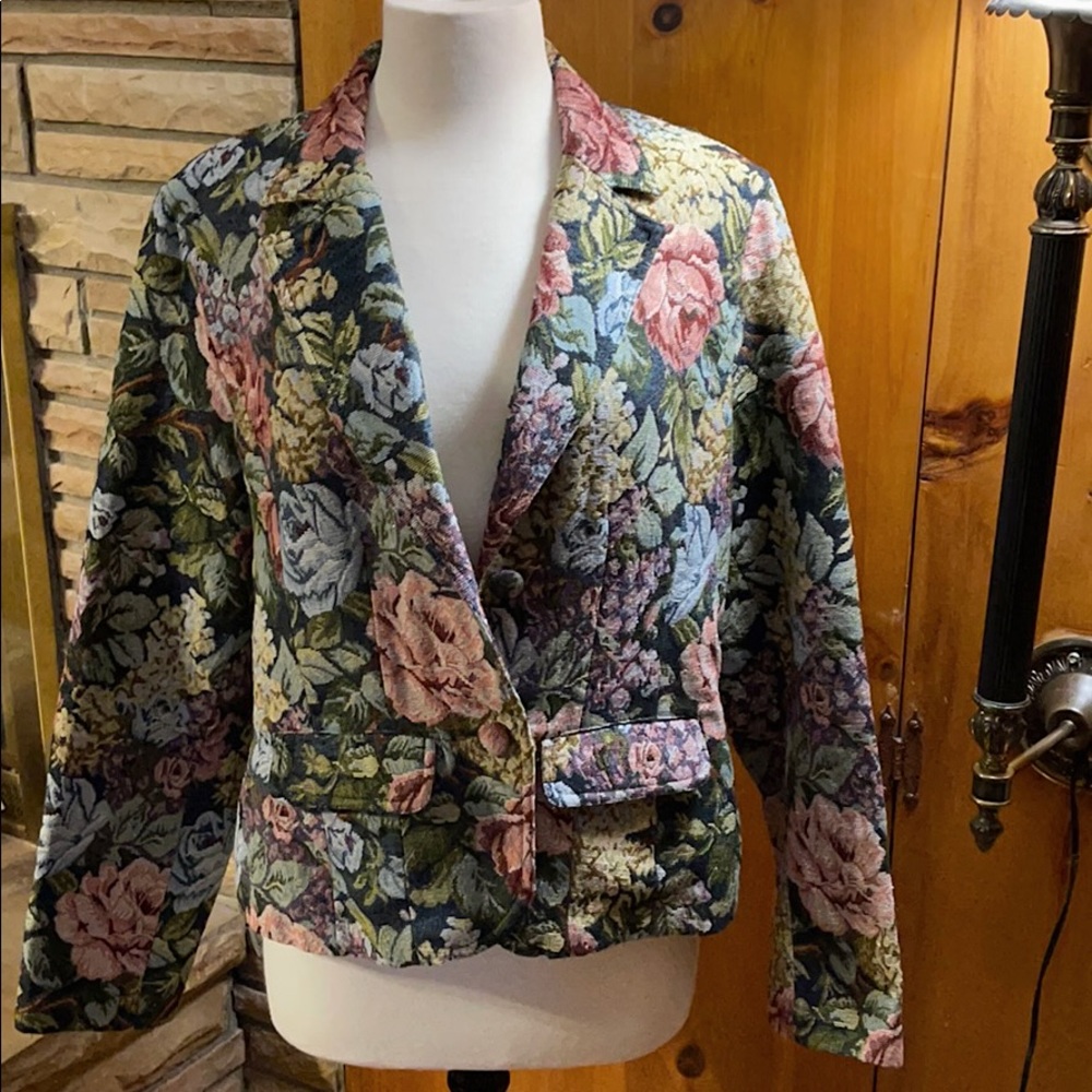 Ladies tapestry jacket